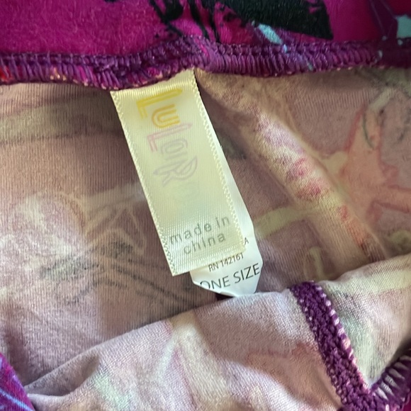 LulaRoe Airplane Leggings - Picture 3 of 3